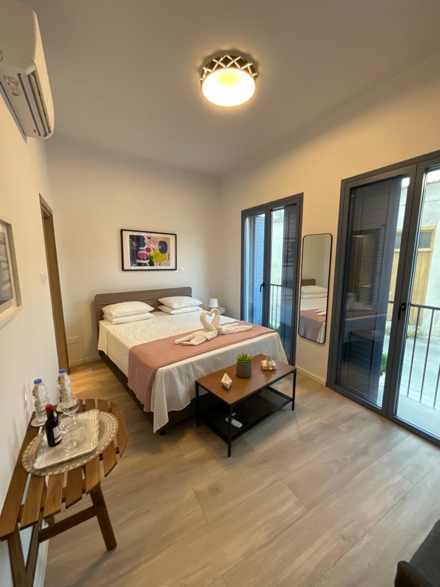 Le Voyageur By The Sea - Furnished Rooms Larnaca Exteriér fotografie