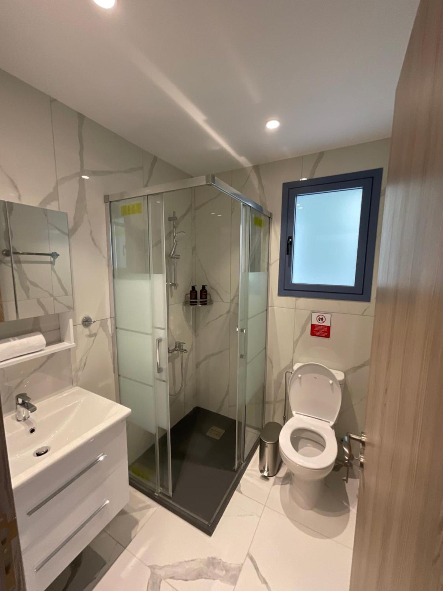 Le Voyageur By The Sea - Furnished Rooms Larnaca Exteriér fotografie