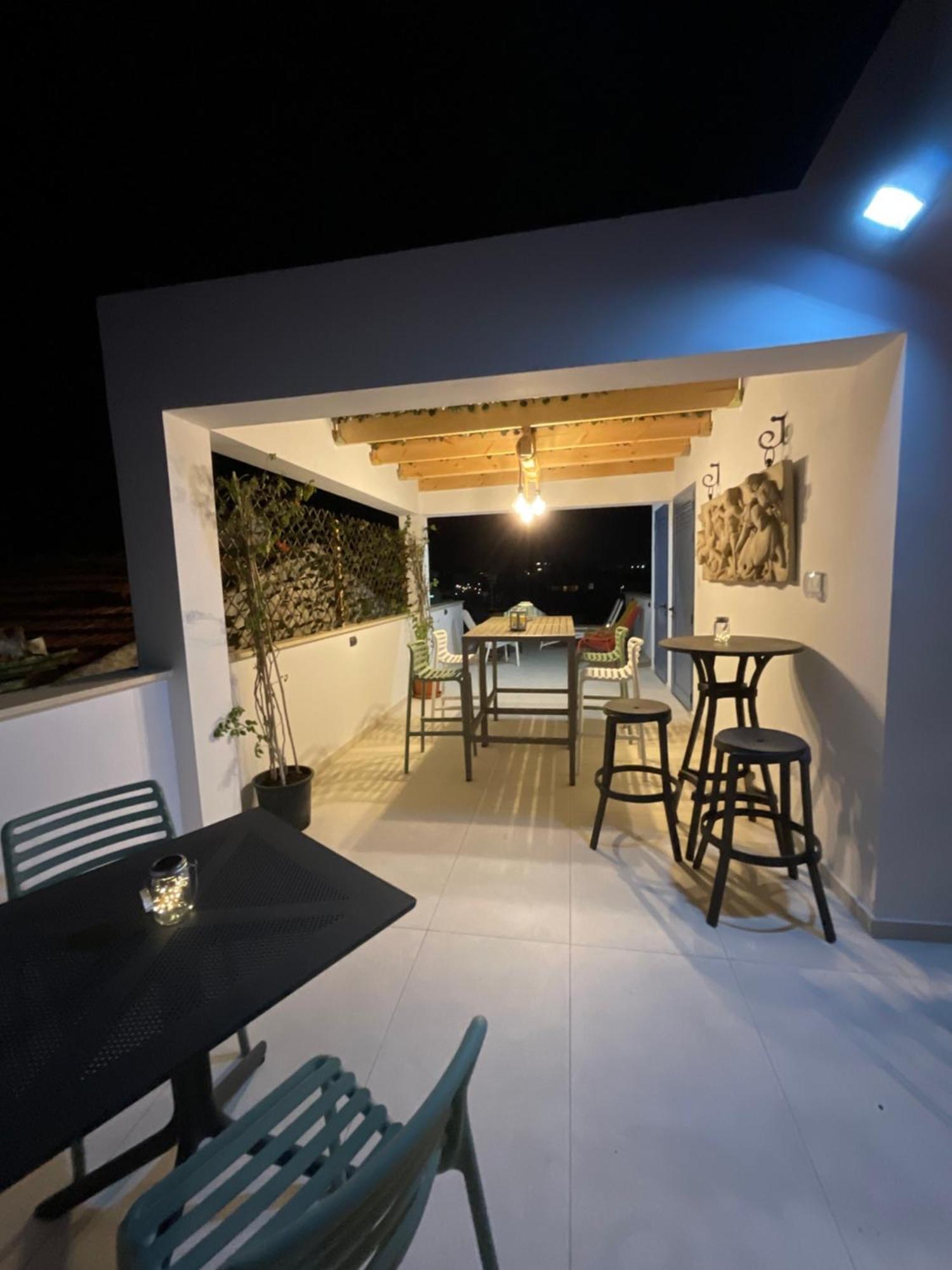 Le Voyageur By The Sea - Furnished Rooms Larnaca Exteriér fotografie