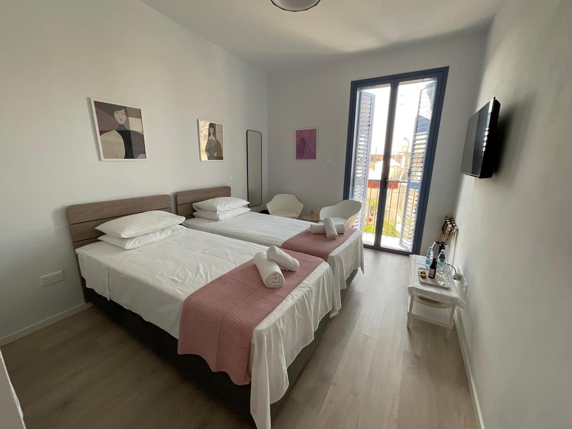 Le Voyageur By The Sea - Furnished Rooms Larnaca Exteriér fotografie